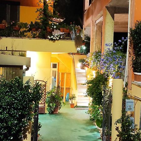 רומא Elisa E Carla House Beautiful Apartments On The Cassia מראה חיצוני תמונה